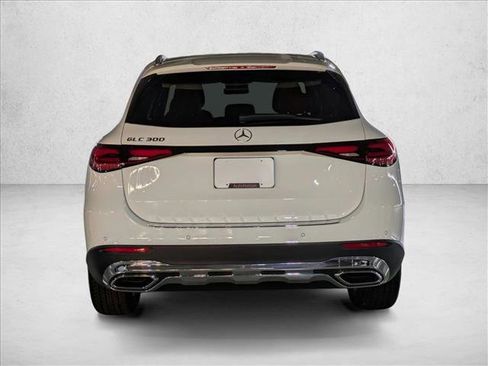 Certified 2025 Mercedes-Benz GLC 300 image 9