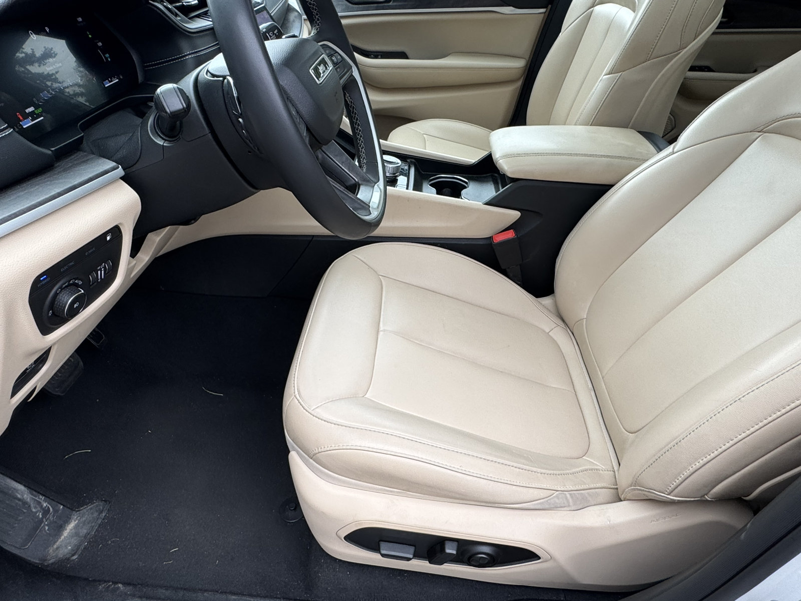 Used 2024 Jeep Grand Cherokee Limited 4xe AWD/4WD image 9
