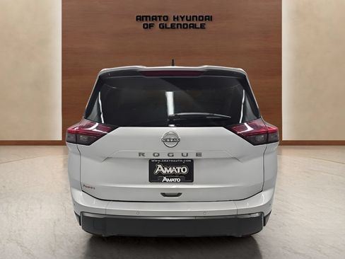 Used 2024 Nissan Rogue S FWD image 5