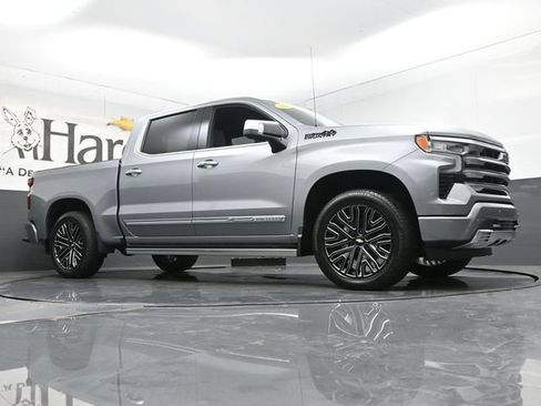 Used 2026 Chevrolet Silverado 1500 High Country AWD/4WD image 2