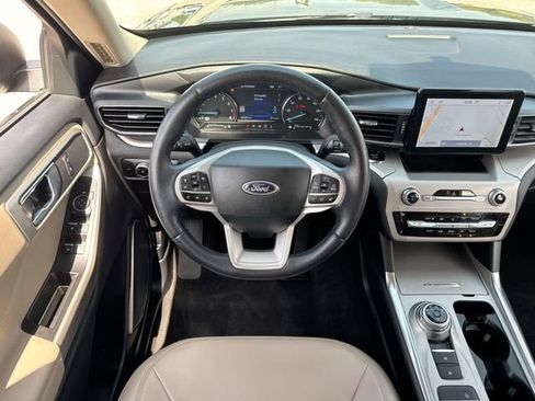 Used 2023 Ford Explorer XLT w/ Equipment Group 202A RWD image 14