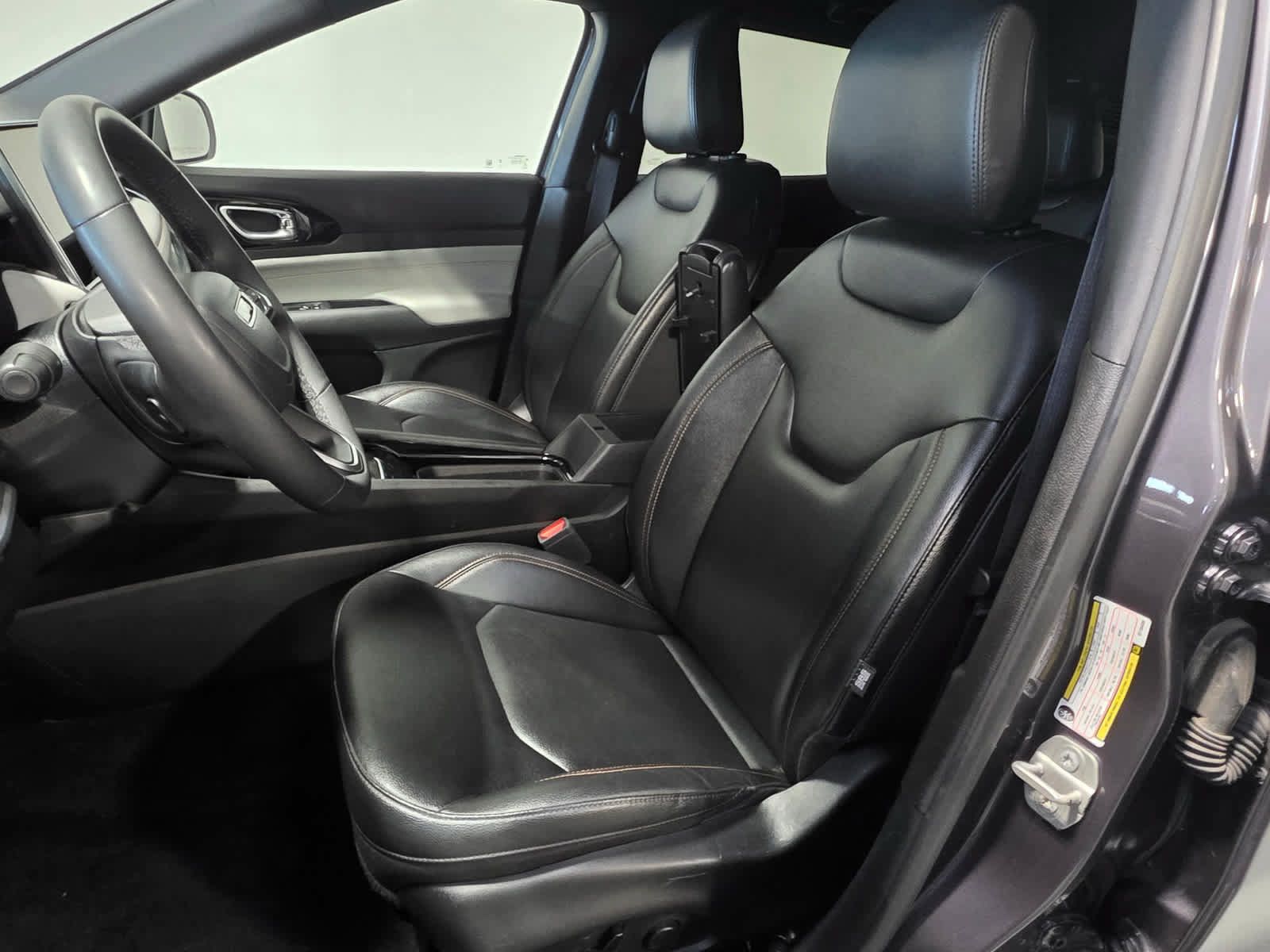 Used 2024 Jeep Compass Limited AWD/4WD image 13