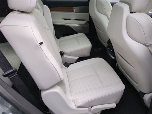 New 2026 Cadillac Vistiq Luxury image 28