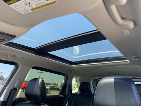 Used 2023 Nissan Rogue Platinum FWD image 39