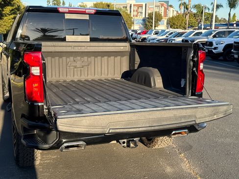 Used 2022 Chevrolet Silverado 1500 LT Trail Boss w/ Convenience Package II image 17