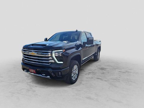 Used 2024 Chevrolet Silverado 2500 High Country image 4