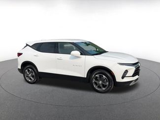 Used 2025 Chevrolet Blazer LT FWD video 2