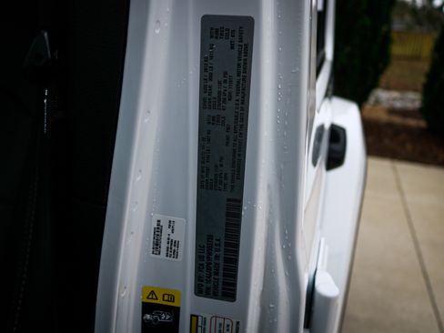 Used 2023 Jeep Wrangler Sahara w/ Cold Weather Group image 34