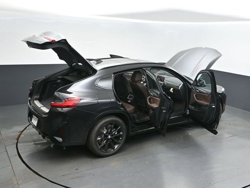 New 2025 BMW X4 xDrive30i image 48
