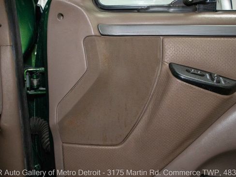 Used 1996 Ford Bronco XLT image 31