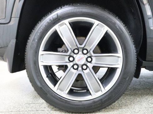 Used 2017 GMC Acadia Denali w/ Technology Package image 26