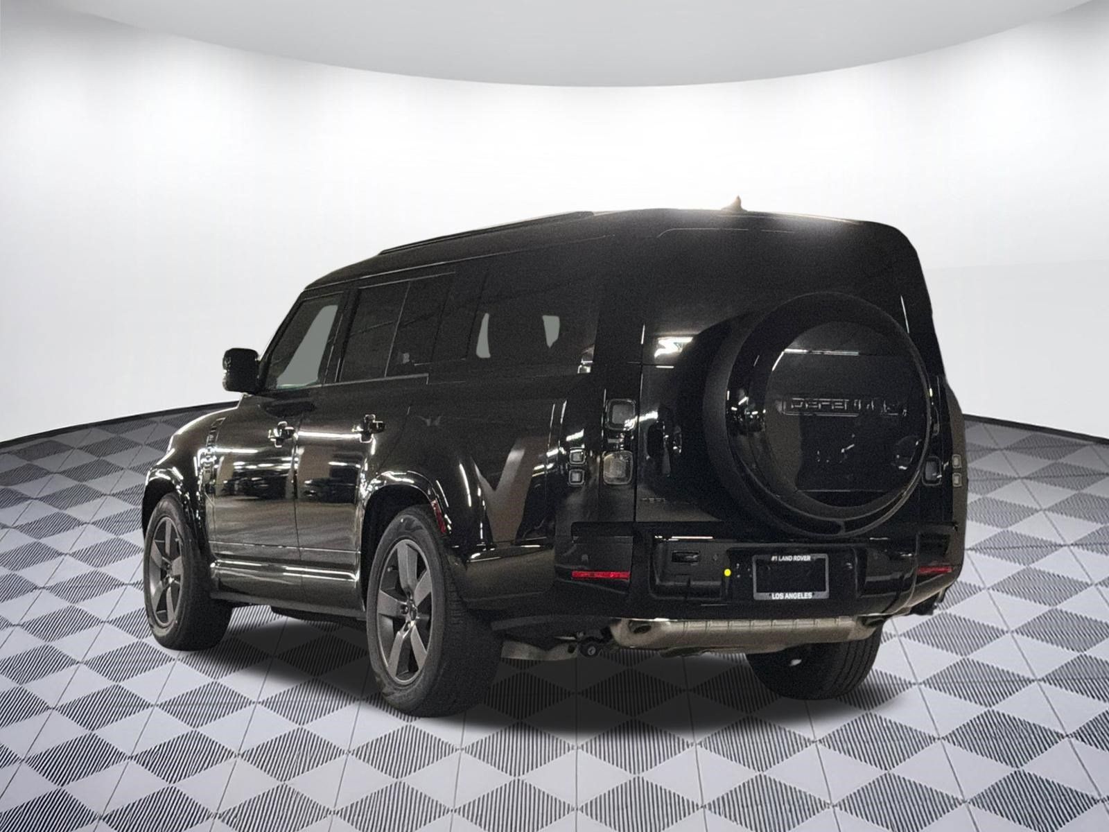 New 2026 Land Rover Defender 130 X-Dynamic SE AWD/4WD image 3