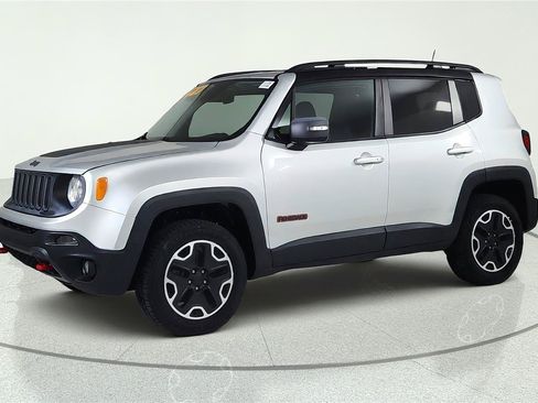 Used 2016 Jeep Renegade Trailhawk AWD/4WD image 3