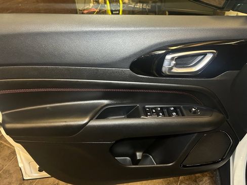 Used 2025 Jeep Compass Trailhawk AWD/4WD image 20