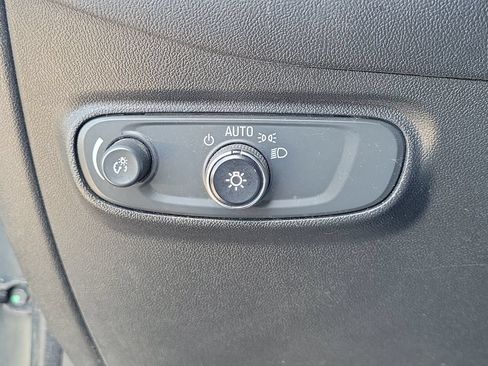 Used 2020 Chevrolet Equinox LT AWD/4WD image 21