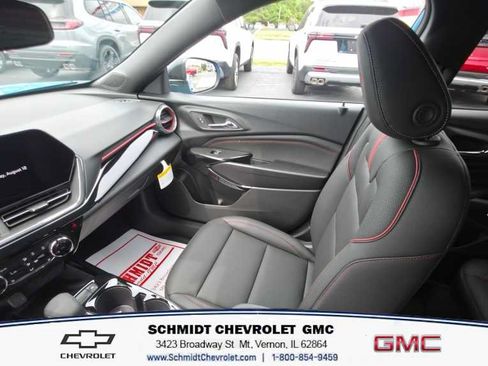 New 2026 Chevrolet Trax RS w/ Sunroof Package FWD image 16