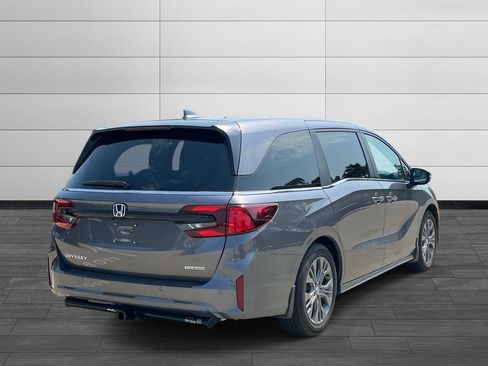 Used 2026 Honda Odyssey Touring image 5