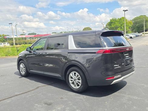 Used 2024 Kia Carnival LX FWD image 5