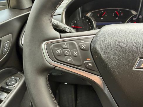 Used 2024 Chevrolet Equinox LT FWD image 35