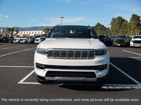 Used 2023 Jeep Grand Wagoneer Series II image 9