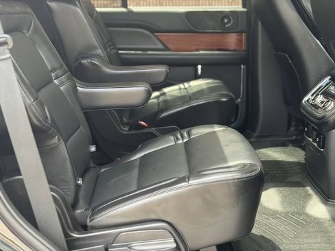 Used 2019 Lincoln Navigator Reserve w/ Cargo Package AWD/4WD image 16