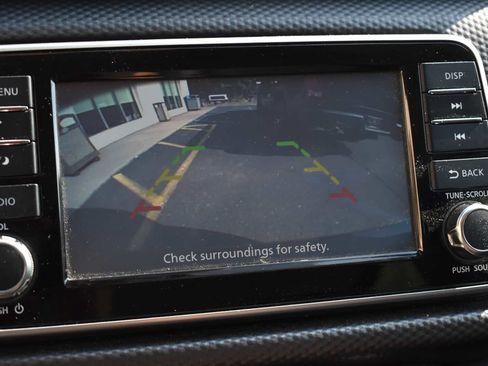 Used 2018 Nissan Kicks S FWD image 11
