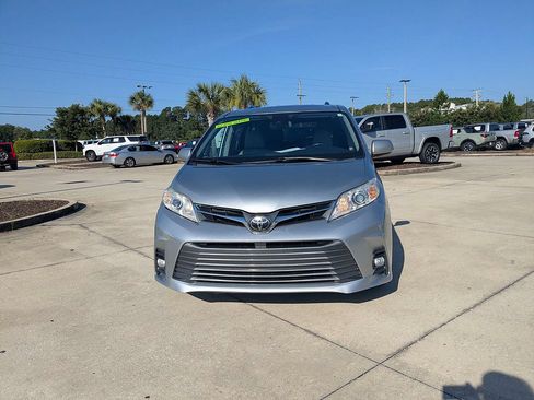 Used 2020 Toyota Sienna XLE FWD image 8