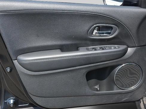 Used 2017 Honda HR-V EX-L image 8