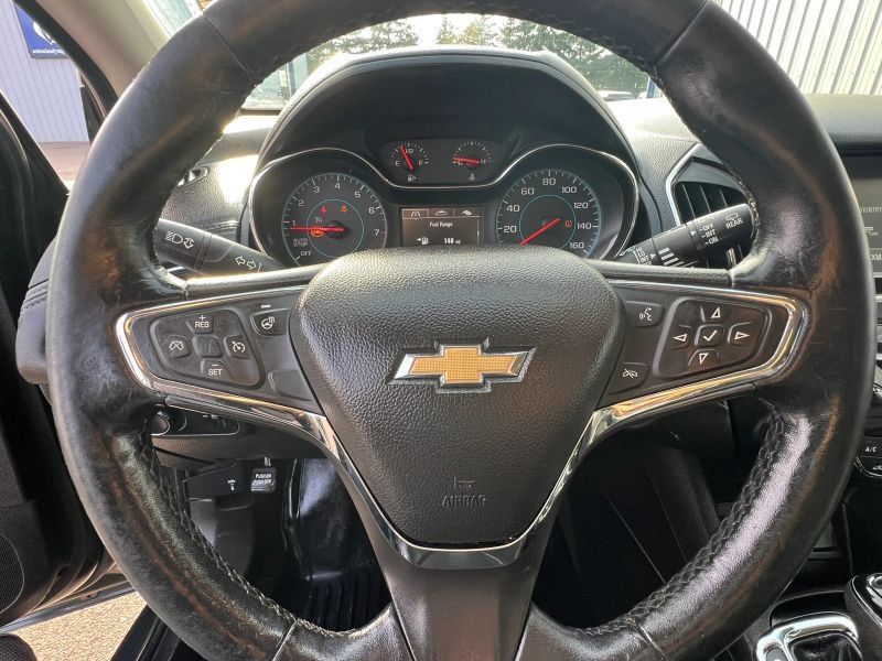 Used 2017 Chevrolet Cruze Premier FWD image 28