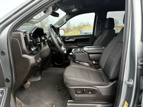 Used 2024 Chevrolet Silverado 1500 LT image 17