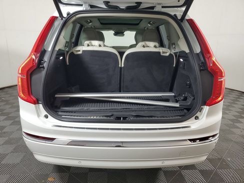 Used 2025 Volvo XC90 T8 Plus w/ Protection Package Premier AWD/4WD image 11