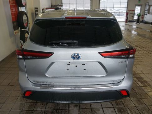 Used 2021 Toyota Highlander XLE image 15