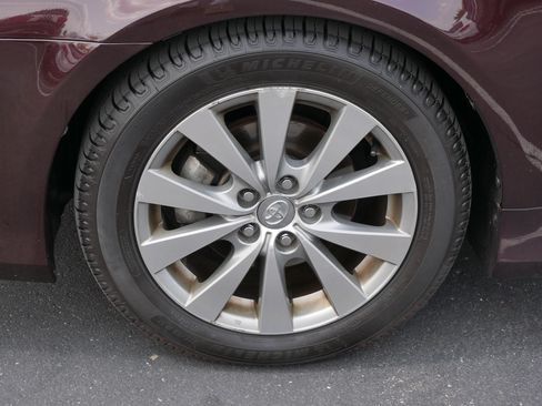 Used 2012 Toyota Avalon Limited FWD image 15