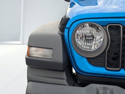 Used 2024 Jeep Wrangler Sport S image 8