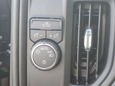 Certified 2024 Chevrolet Silverado 1500 Custom image 18