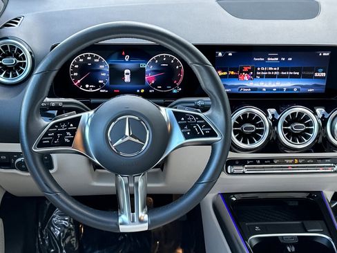 Certified 2025 Mercedes-Benz GLA 250 4MATIC image 14