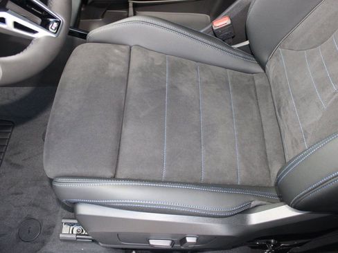 Used 2025 BMW X1 xDrive28i w/ Technology Package image 14