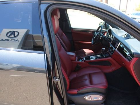 Used 2023 Porsche Macan S AWD/4WD image 16