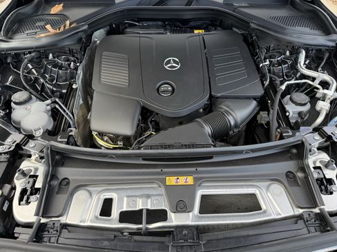 Used 2024 Mercedes-Benz GLC 300 300 image 36