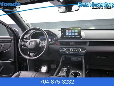 Used 2025 Honda Pilot Black Edition image 15