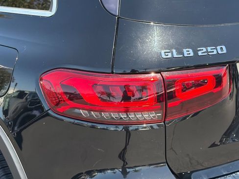 Used 2022 Mercedes-Benz GLB 250 image 26