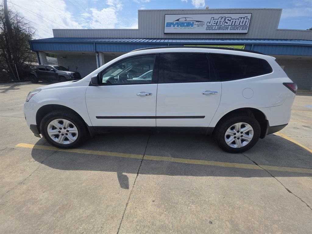 Used 2017 Chevrolet Traverse LS FWD image 2