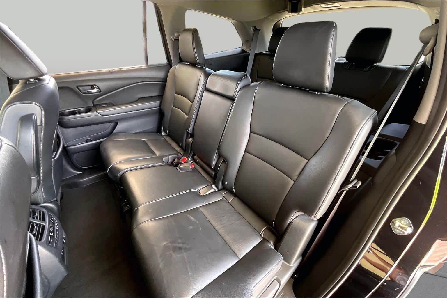 Used 2019 Honda Pilot Touring image 19