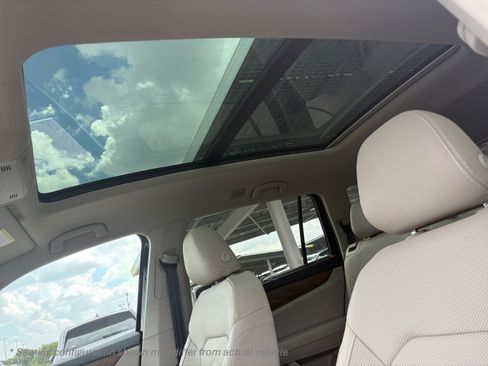 New 2026 Volkswagen Atlas SE FWD image 19