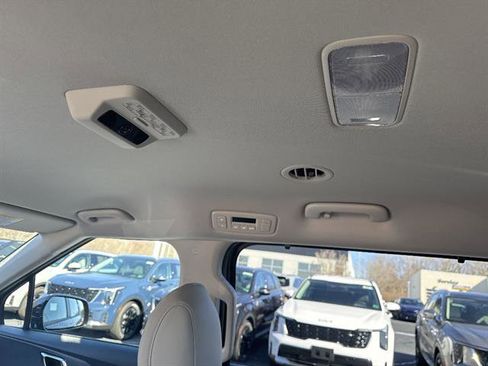 New 2026 Kia Carnival EX FWD image 14