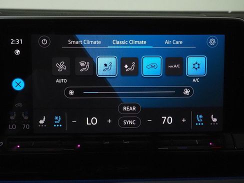 Used 2025 Volkswagen Atlas Peak Edition image 34