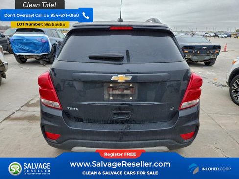 Used 2019 Chevrolet Trax LT w/ LT Convenience Package image 8
