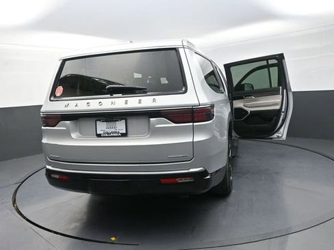 Used 2023 Jeep Wagoneer L Series III w/ Preferred Equipment Group image 35