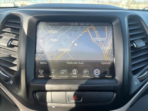 Used 2015 Jeep Cherokee Limited w/ Luxury Group image 19