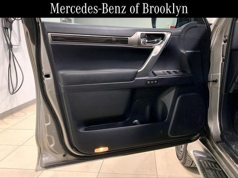 Used 2023 Lexus GX 460 Premium image 21